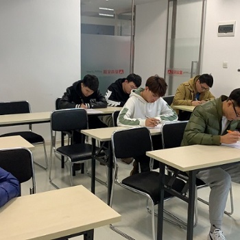 it培訓這么火，現在學編程晚么