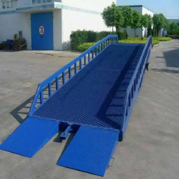移動(dòng)式登車橋，裝卸臺