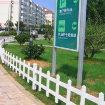 廠家學(xué)校草坪護欄公路草坪護欄公園草坪護欄鋅鋼草坪護欄綠化帶護欄