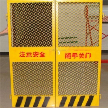 施工電梯安全門 人貨梯防護(hù)門 建筑施工臨時(shí)電梯門