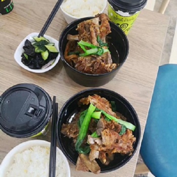 犟龍骨排骨飯，好吃又營(yíng)養(yǎng)