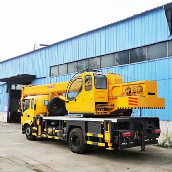 工程建設園林吊重機械汽車起重機廠家及價格 底盤改裝汽車吊價格