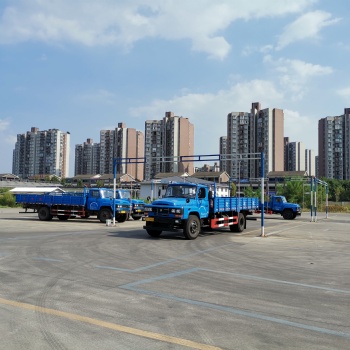 重慶賽達駕校專業(yè)大貨車駕校，B2駕照A2駕照培訓