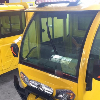 內(nèi)蒙古全封閉移動(dòng)蒸汽洗車機(jī)價(jià)格TH-J15鄭州泰華重型機(jī)械制造廠家