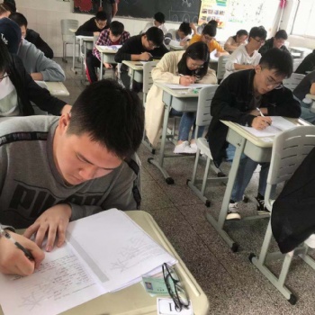 江蘇瀚宣博大專轉(zhuǎn)本科學(xué)授課展望美好本科未來(lái)