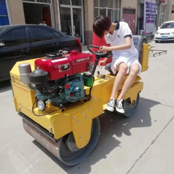 濟(jì)寧壓路機(jī)廠家 溝槽壓土機(jī) 1.5t全液壓壓路機(jī)價格