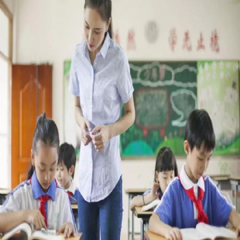 小學生托管加盟東方沸點教育加盟品牌 助力創業夢想