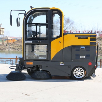 河北張家口工廠(chǎng)掃地車(chē)