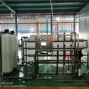 太倉(cāng)純水設(shè)備,礦泉水廠,飲料行業(yè)用水,玻璃清洗設(shè)備