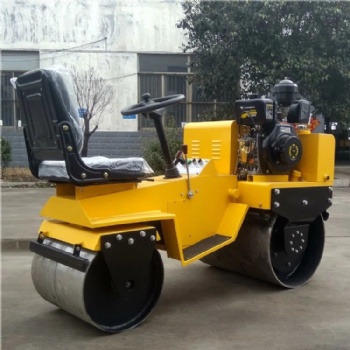 產(chǎn)地直發(fā)座駕壓路機(jī)經(jīng)濟(jì)實(shí)用柴油壓路機(jī)