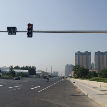 監(jiān)控桿，標(biāo)志桿，八角桿，紅綠燈桿，保定滕坤生產(chǎn)廠家