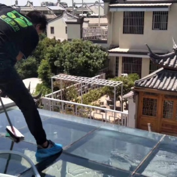 東莞家政保潔家電清洗大型地毯清潔大理石翻新保姆月嫂