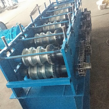 凱威農(nóng)業(yè)大棚圓管壓扁機(jī)