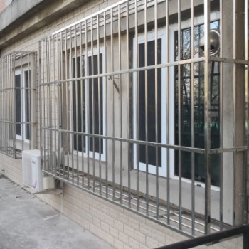 北京西城車公莊專業(yè)防盜窗安裝陽臺防護欄護窗
