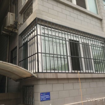 北京順義李橋安裝不銹鋼防護窗陽臺防護欄