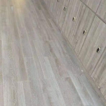 幼兒園全新料鎖扣地板專業(yè)地板工程承包質量可靠