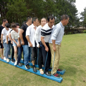 長沙縣金井鎮胖仔農莊野外拓展燒烤露營一日游