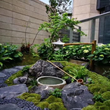 廠家景觀黑山石,制作假山、草坪點(diǎn)綴、定制加工