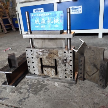 鐵管沖孔機(jī) 方管樓梯扶手 槽鋼角鐵 切斷下料 碳鋼管沖孔機(jī)