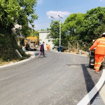 重慶酉陽小區(qū)道路劃線 山區(qū)公路熱熔振蕩畫線施工公司