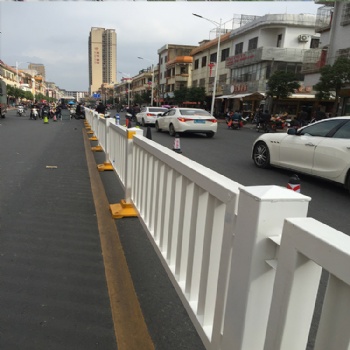 海南道路隔離欄桿定做 澄邁道路中央京式隔離柵 車輛隔離防護(hù)欄