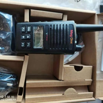 供應(yīng)摩托羅拉數(shù)字對講機(jī)VZ-D135