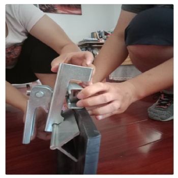 夾持器夾子 導(dǎo)料槽夾持器 鍍鋅夾持器 不銹鋼夾持器 孤云獨(dú)去閑