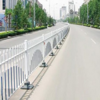 廠家人行道城市交通按全隔離防護(hù)市政道路護(hù)欄網(wǎng)交通道路市政護(hù)