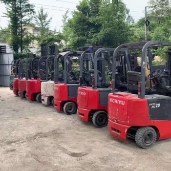 承接全國電動叉車業務買賣租賃都可以！