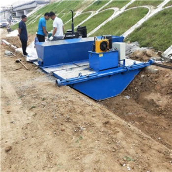 農(nóng)用全自動(dòng) U型水渠成型機(jī) 邊溝成型機(jī) 液壓自走式渠道成型機(jī)