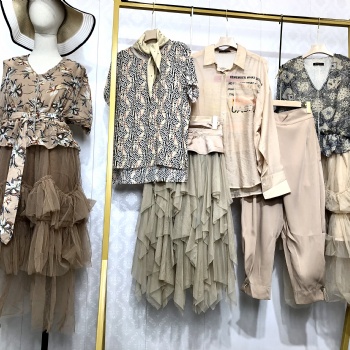 西南片區品牌折扣女裝大碼女裝源成都服裝批發