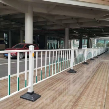 定制各式交通護欄 道路隔離柵 鋅鋼護欄 市政護欄量大優惠