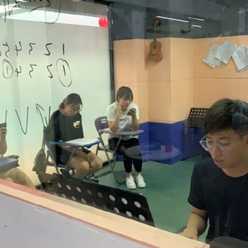 流行演唱聲樂教學(xué)一對一