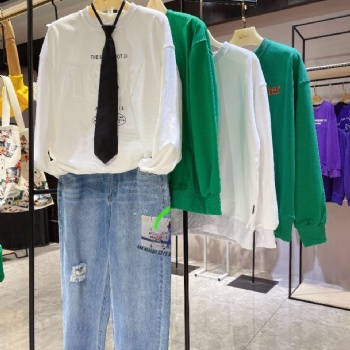 國內(nèi)**各品牌女裝尾貨批發(fā)