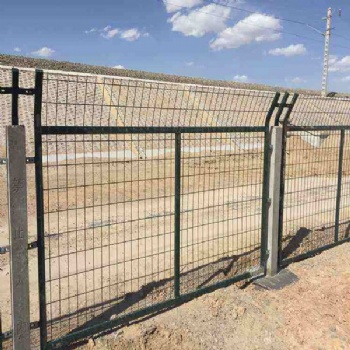 新疆鐵路護欄網鐵路防護柵欄8001-8002廠家供應