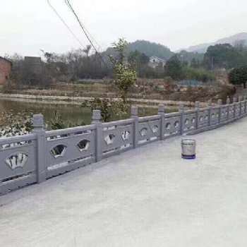 福建仿石雕花護(hù)欄仿木梯形欄桿咨詢藝高景觀防護(hù)欄桿毛坯批量報價