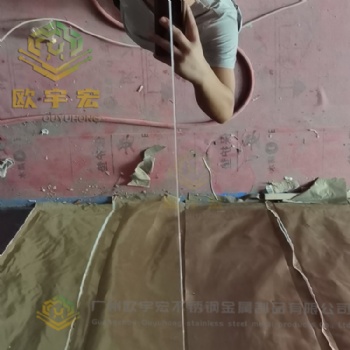 我裂開了！山西不銹鋼蜂窩板鏡面蜂窩板吊頂出現哈哈鏡怎么辦，歐宇宏吊頂蜂窩板無縫連接