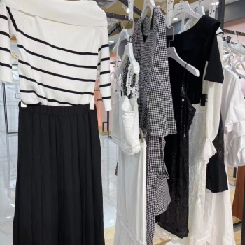 杭州**女裝品牌芭依璐[廣州十三行庫存尾貨批發(fā)貨源]21夏連衣裙