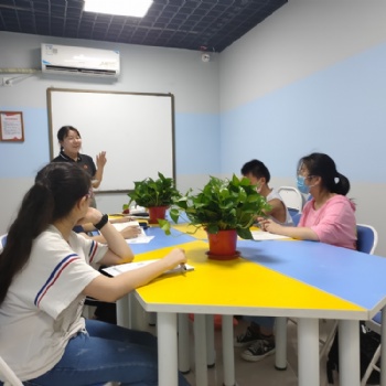臨朐五年級升六年級暑假語文數(shù)學英語一對一選同程學堂