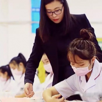 沈陽美容學校，全國美容學校排名，想學習來統麗