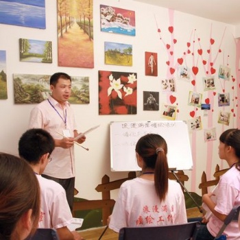 浮雕墻繪培訓(xùn) 壁畫(huà)培訓(xùn) 想學(xué)墻繪先了解浪漫滿屋手繪