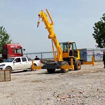 現(xiàn)貨輪式四驅(qū)越野行走吊車 8噸12噸吊重行走吊車