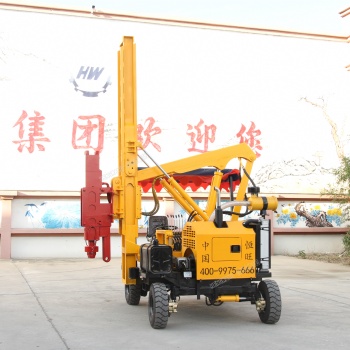 高速公路護(hù)欄打樁機(jī)小四輪壓樁拔樁一體機(jī)波形防護(hù)欄打樁機(jī)