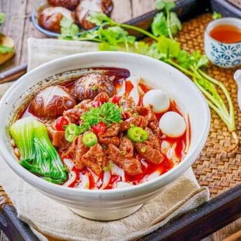來嗦粉哥粉店，帶你去和李煥英吃個早餐