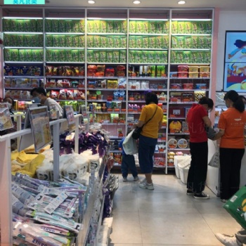 營口kkv貨架精品店店面布局時(shí)尚款式莫凡貨架生產(chǎn)廠家供應(yīng)