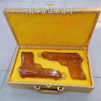河間華企生產(chǎn)異形造型創(chuàng)意泡酒瓶透明精美個性醒酒器