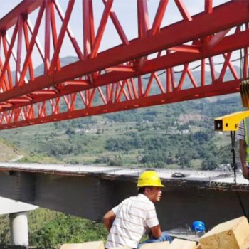 180噸公路架橋機參數(shù)四川巴中架橋機租賃