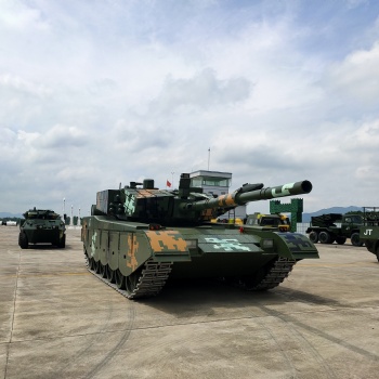 山東 大型軍事模型99坦克模型 8輪裝甲車愛國主義研學(xué)模型