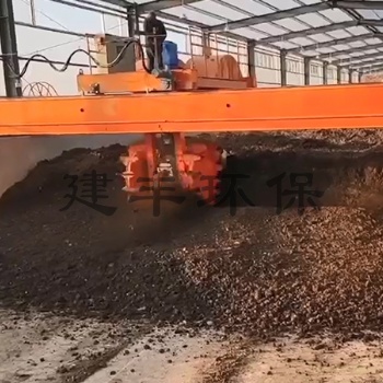 槽式翻堆機(jī) 輪盤式翻拋機(jī) 有機(jī)肥生產(chǎn)線 有機(jī)肥發(fā)酵設(shè)備