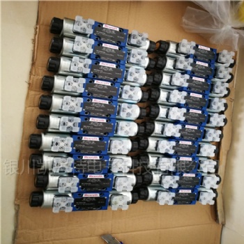 力士樂 電磁閥R900561288 4WE6J62 EG24N9K4全新原裝 現(xiàn)貨